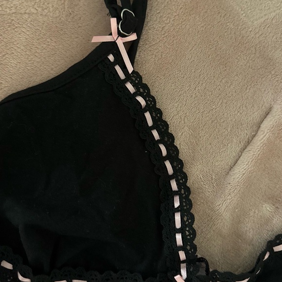 Black & Pink Leopard Lace-Trim crop - Picture 3 of 5